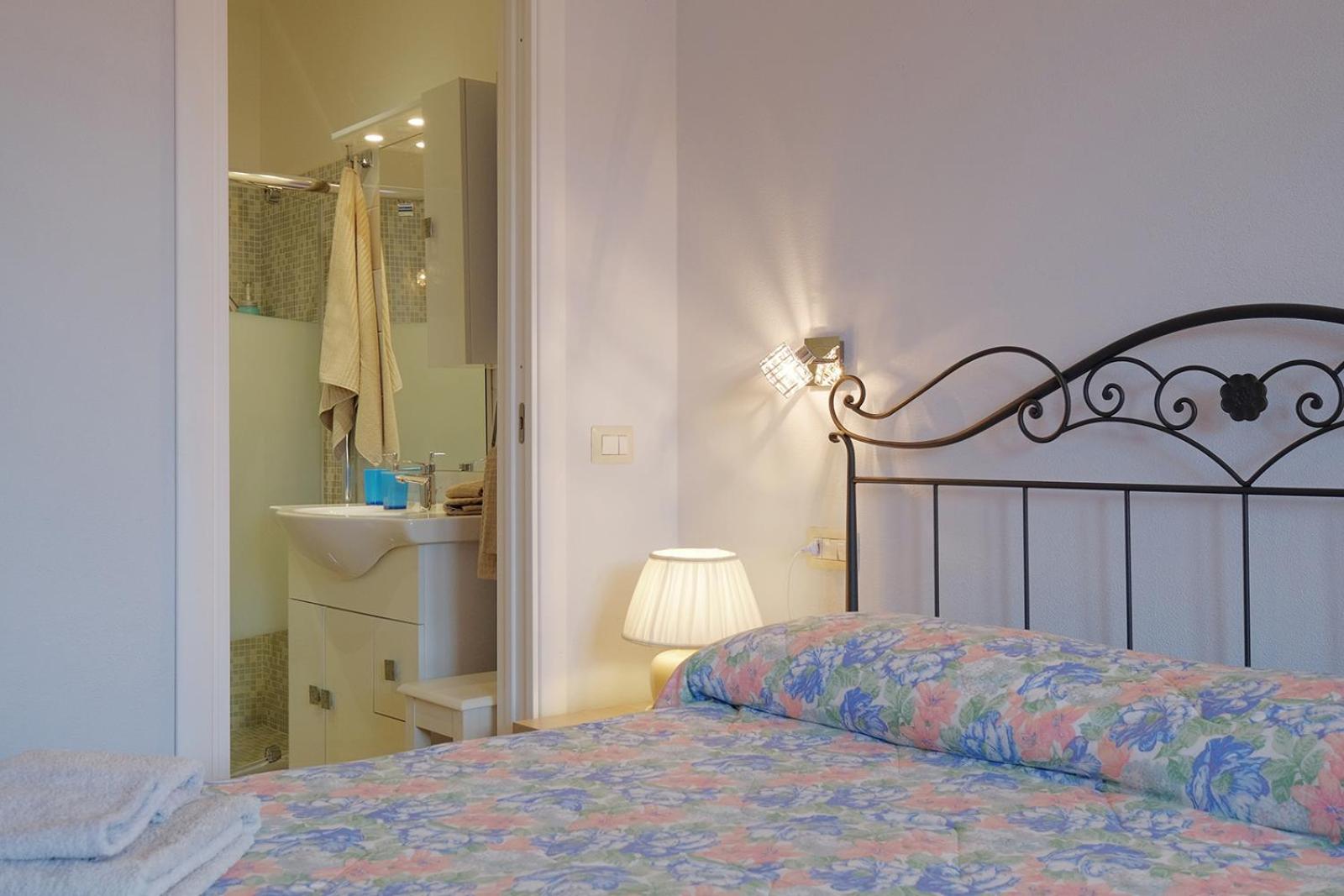 Casa Azzurra - Blue House Hotel Teulada Eksteriør billede